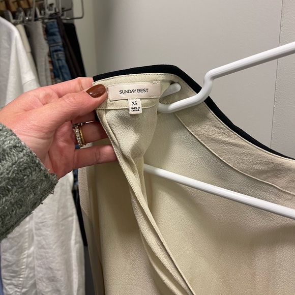 Sunday Best (Aritzia) blouse. - Picture 3 of 3